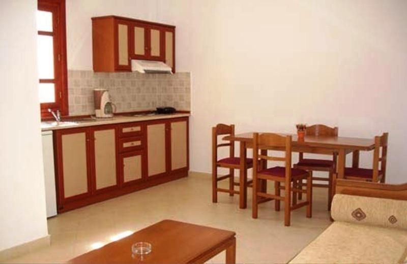 Golden Sun Apartments Arkasa Cameră foto
