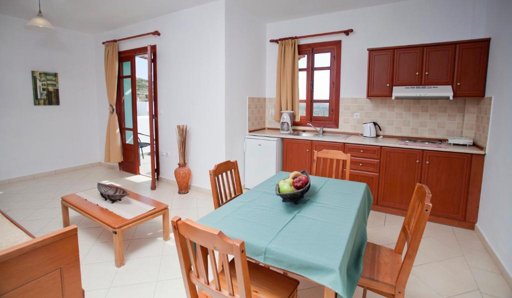 Golden Sun Apartments Arkasa Cameră foto